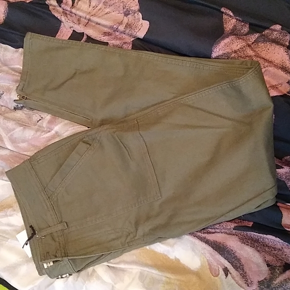 Forever 21  skinny jeans - Picture 2 of 7